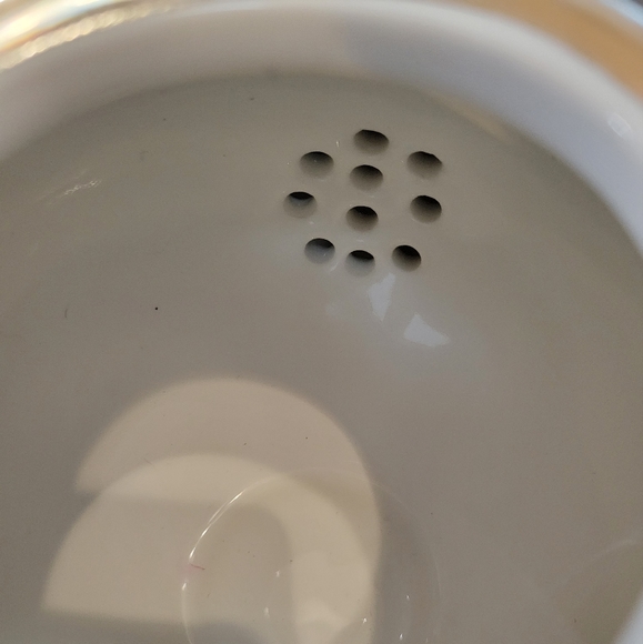 NWOT Ceramic teapot 4-cup shaped like a Christmas Ball Ornament - Picture 5 of 7